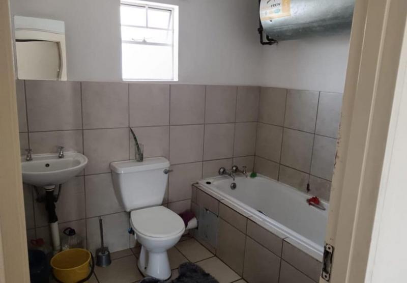 2 Bedroom Property for Sale in Fleurhof Gauteng