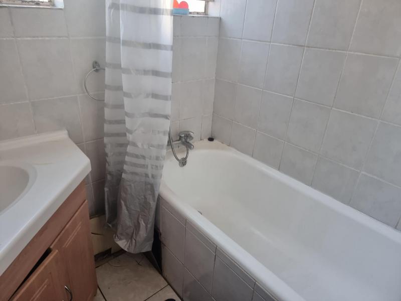 To Let 2 Bedroom Property for Rent in Edenvale Central Gauteng