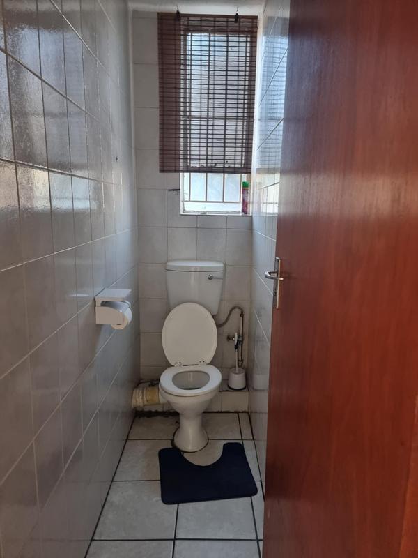 To Let 2 Bedroom Property for Rent in Edenvale Central Gauteng