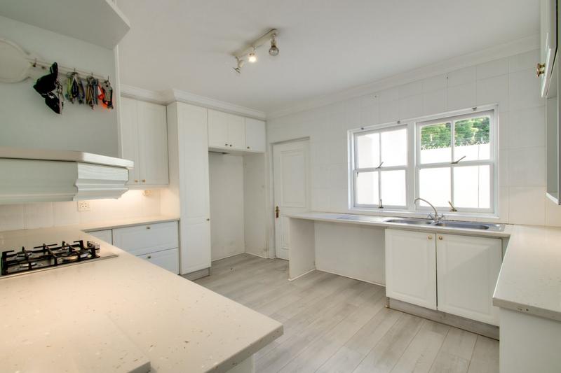 To Let 4 Bedroom Property for Rent in Bryanston Gauteng