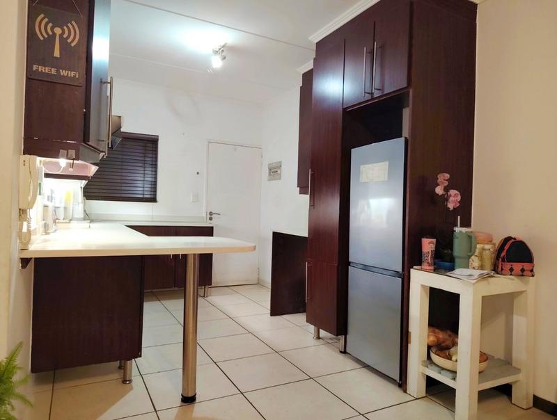 To Let 2 Bedroom Property for Rent in Greenstone Hill Gauteng