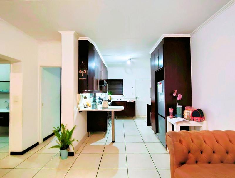 To Let 2 Bedroom Property for Rent in Greenstone Hill Gauteng