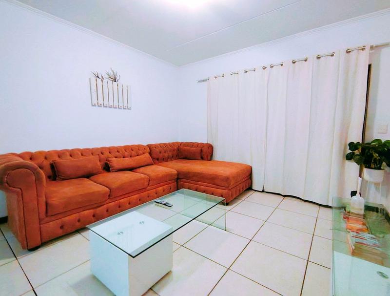 To Let 2 Bedroom Property for Rent in Greenstone Hill Gauteng