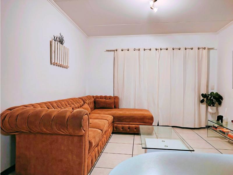 To Let 2 Bedroom Property for Rent in Greenstone Hill Gauteng