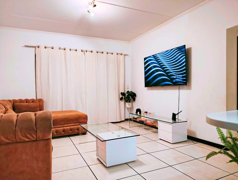 To Let 2 Bedroom Property for Rent in Greenstone Hill Gauteng