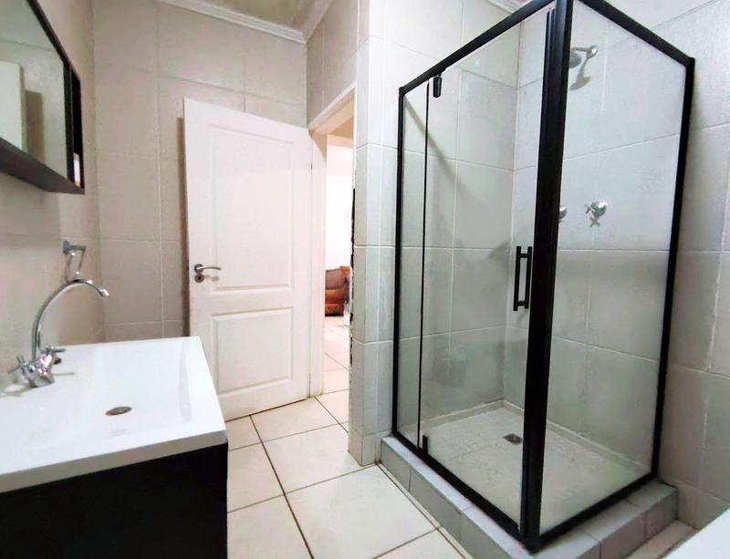 To Let 2 Bedroom Property for Rent in Greenstone Hill Gauteng