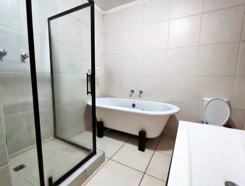 To Let 2 Bedroom Property for Rent in Greenstone Hill Gauteng