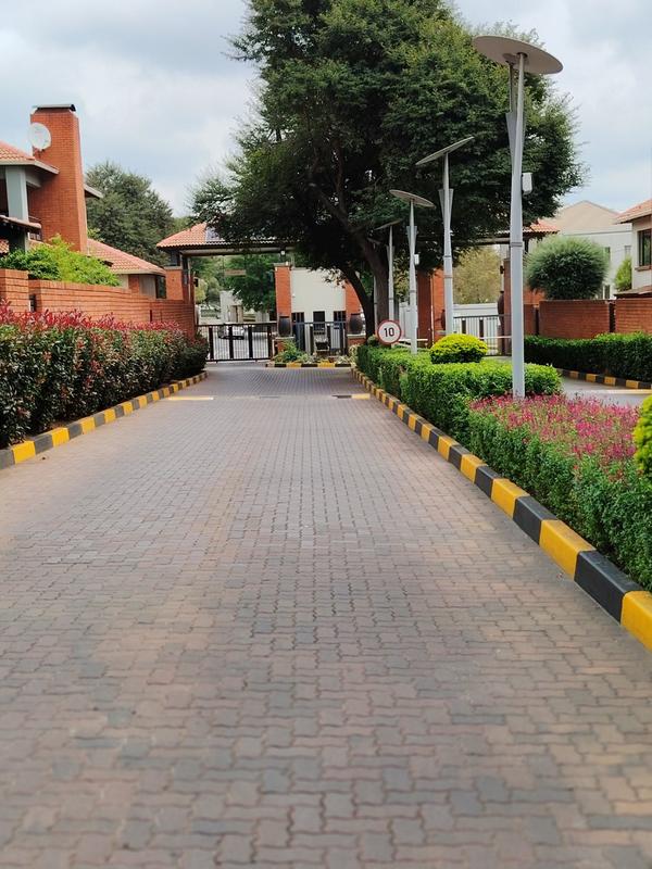 To Let 2 Bedroom Property for Rent in Greenstone Hill Gauteng