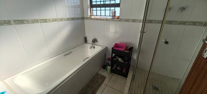 5 Bedroom Property for Sale in Witpoortjie Gauteng