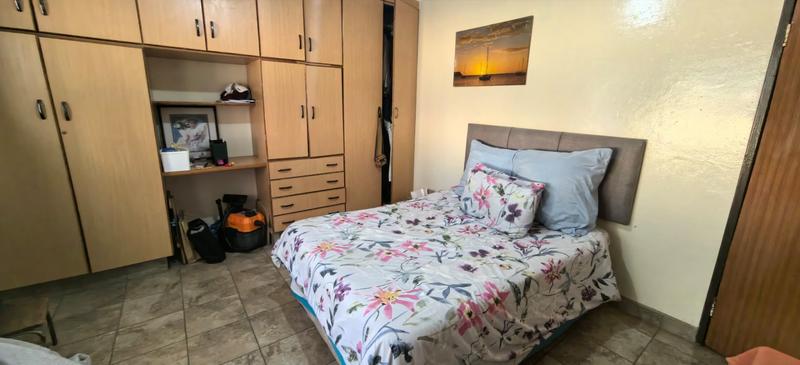 5 Bedroom Property for Sale in Witpoortjie Gauteng
