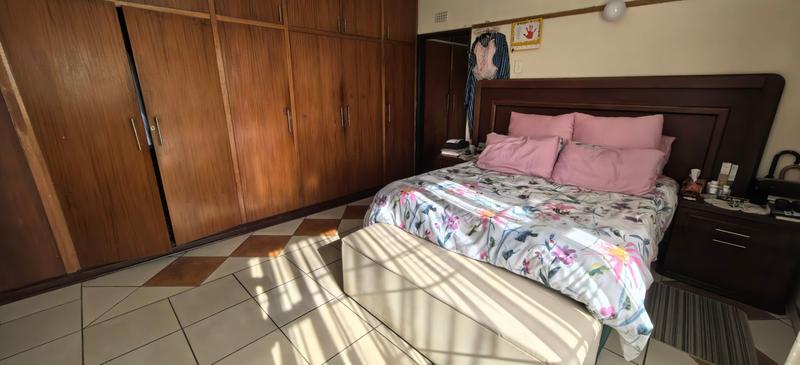 5 Bedroom Property for Sale in Witpoortjie Gauteng