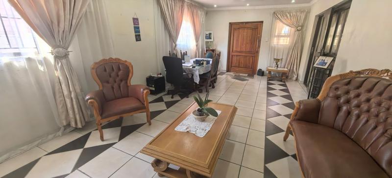 5 Bedroom Property for Sale in Witpoortjie Gauteng