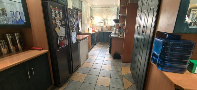 5 Bedroom Property for Sale in Witpoortjie Gauteng