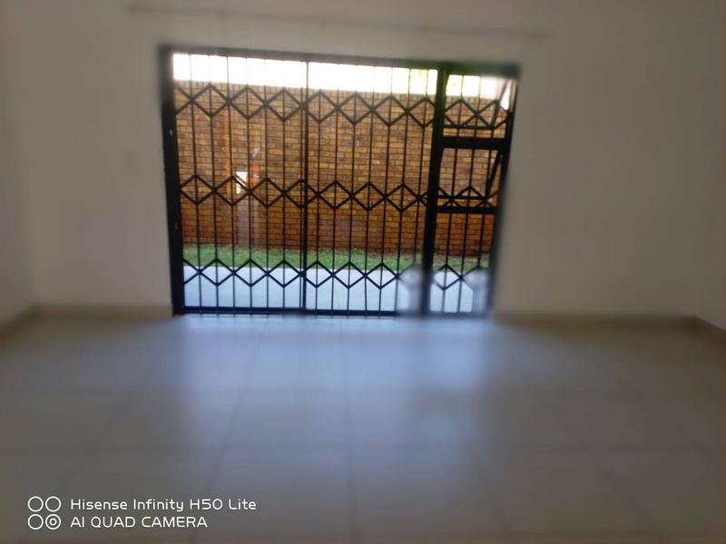 To Let 2 Bedroom Property for Rent in Witfield Gauteng