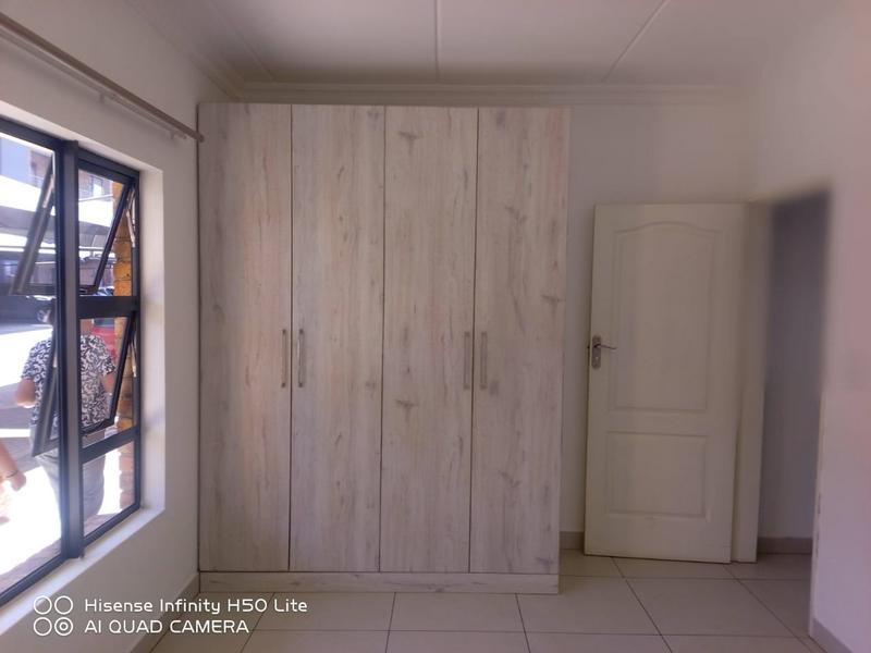 To Let 2 Bedroom Property for Rent in Witfield Gauteng