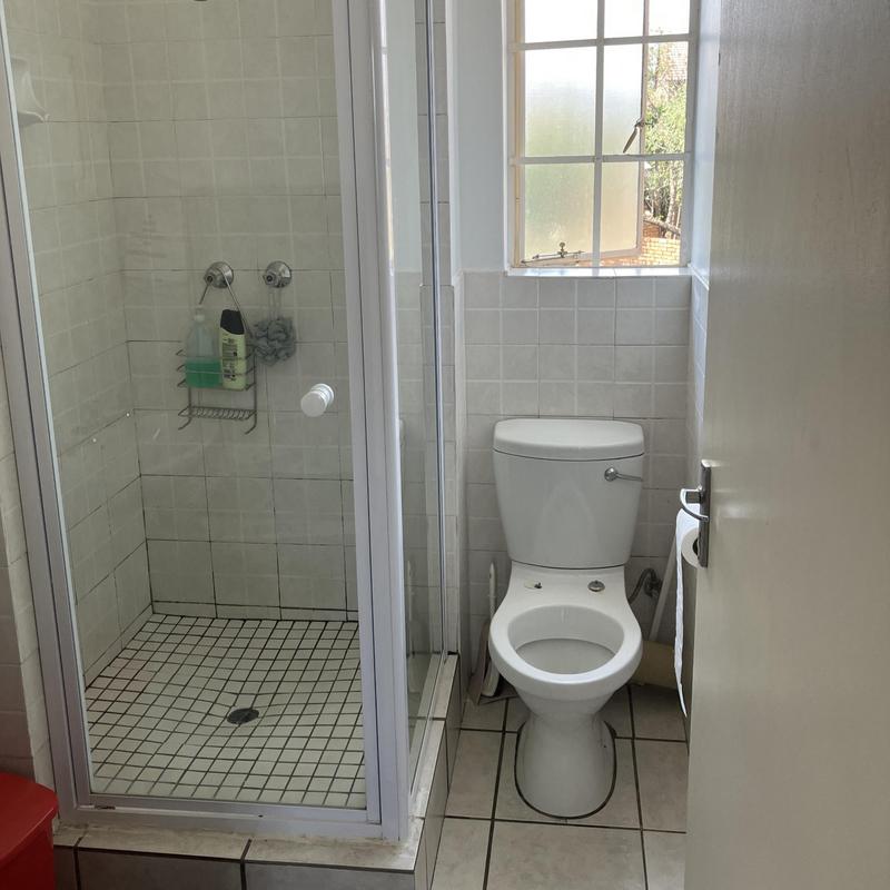 2 Bedroom Property for Sale in Die Hoewes Gauteng