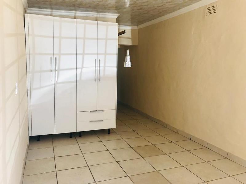 To Let 1 Bedroom Property for Rent in Birchleigh Gauteng
