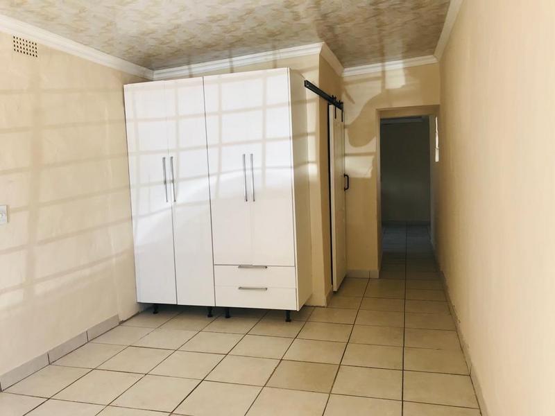 To Let 1 Bedroom Property for Rent in Birchleigh Gauteng