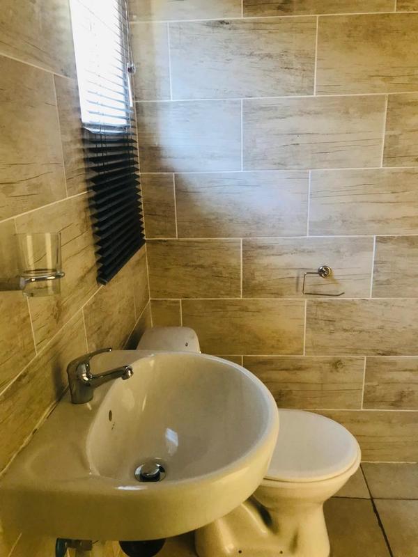 To Let 1 Bedroom Property for Rent in Birchleigh Gauteng