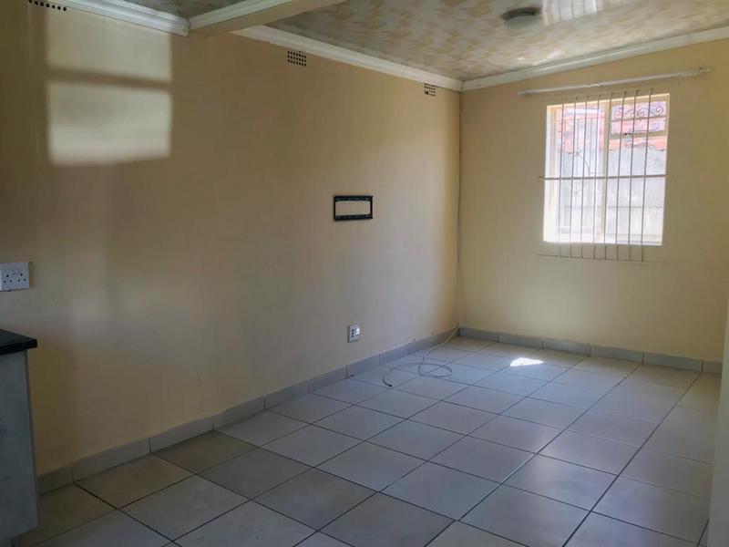 To Let 1 Bedroom Property for Rent in Birchleigh Gauteng