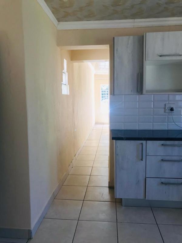 To Let 1 Bedroom Property for Rent in Birchleigh Gauteng