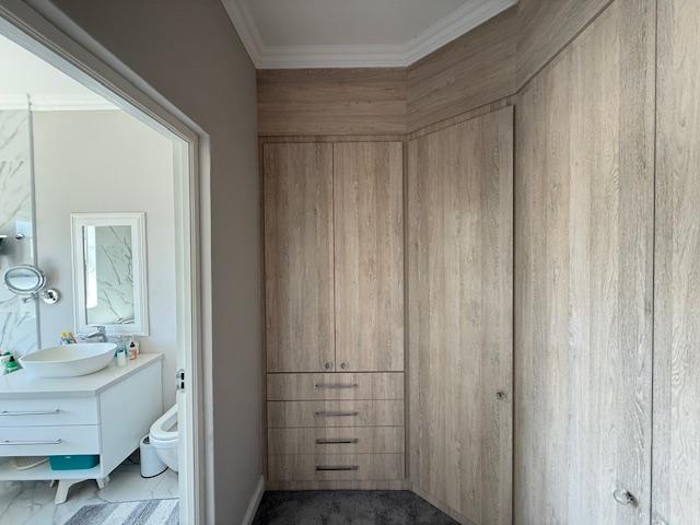 To Let 5 Bedroom Property for Rent in Bryanston Gauteng
