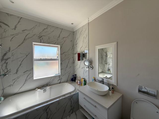 To Let 5 Bedroom Property for Rent in Bryanston Gauteng