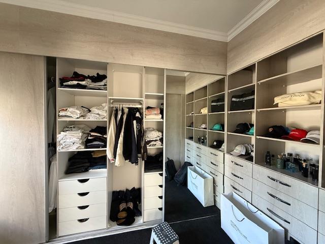 To Let 5 Bedroom Property for Rent in Bryanston Gauteng