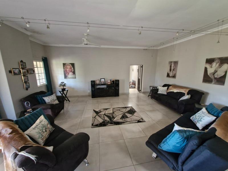 15 Bedroom Property for Sale in Mnandi Gauteng