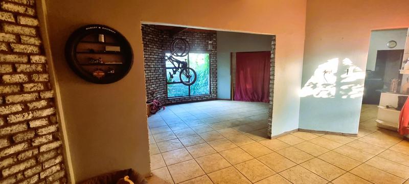 6 Bedroom Property for Sale in Wierda Park Gauteng
