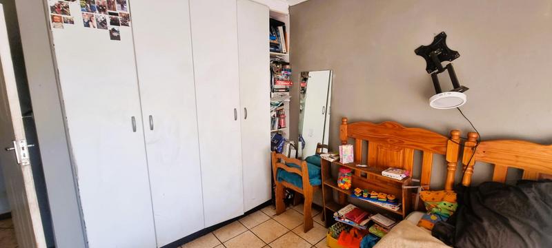 6 Bedroom Property for Sale in Wierda Park Gauteng