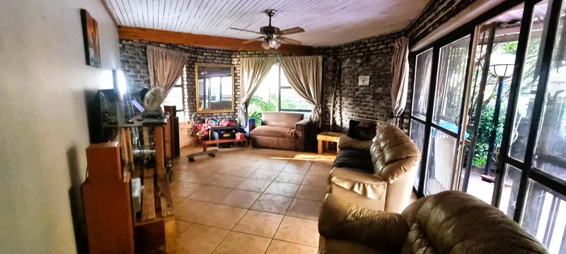 6 Bedroom Property for Sale in Wierda Park Gauteng
