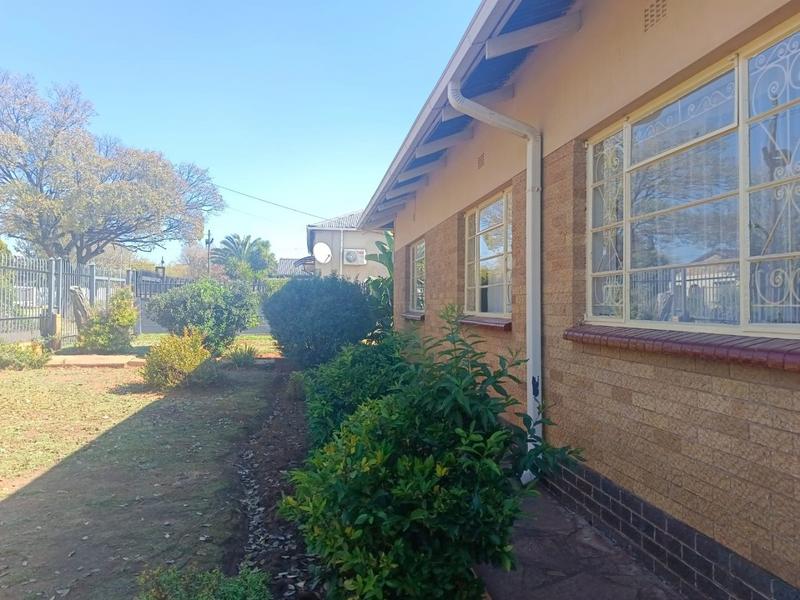 To Let 4 Bedroom Property for Rent in Randgate Gauteng