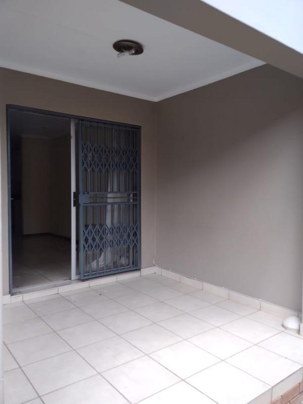 To Let 2 Bedroom Property for Rent in Mooikloof Ridge Gauteng