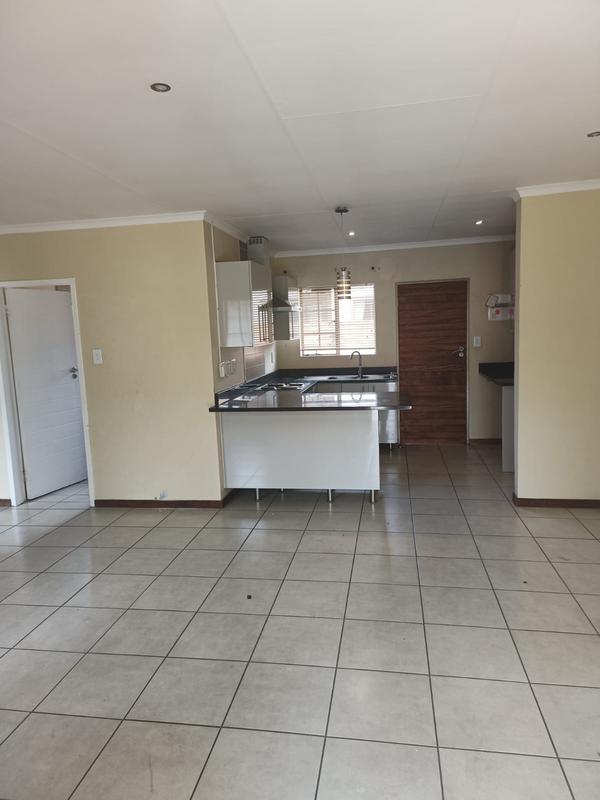 To Let 2 Bedroom Property for Rent in Mooikloof Ridge Gauteng