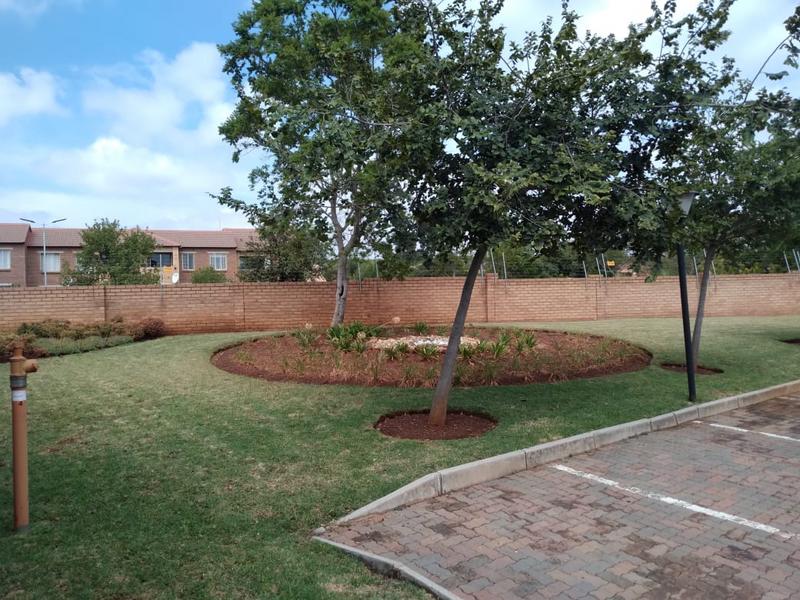 To Let 2 Bedroom Property for Rent in Mooikloof Ridge Gauteng