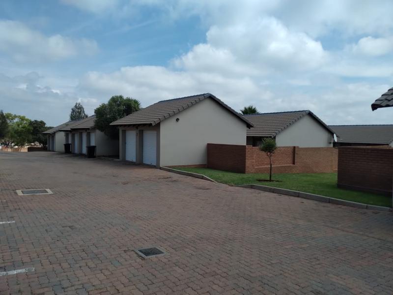 To Let 2 Bedroom Property for Rent in Mooikloof Ridge Gauteng