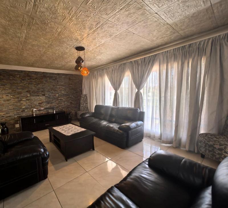 3 Bedroom Property for Sale in Lindhaven Gauteng