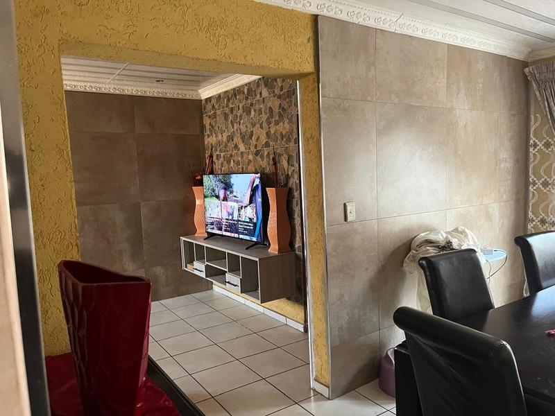 3 Bedroom Property for Sale in Roodekop Gauteng