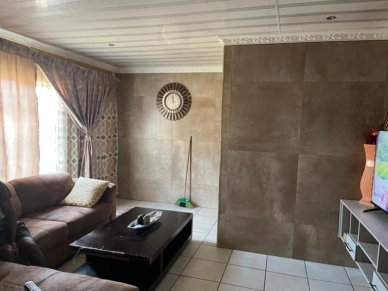 3 Bedroom Property for Sale in Roodekop Gauteng