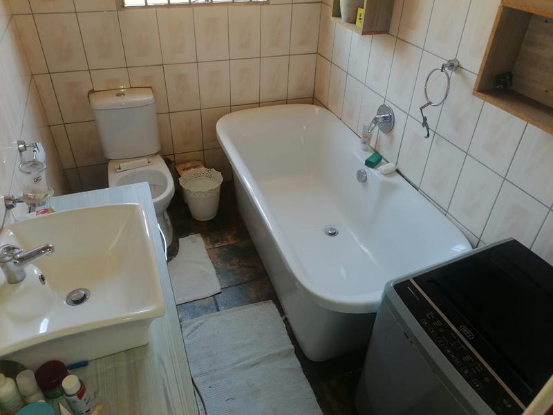 3 Bedroom Property for Sale in Roodekop Gauteng
