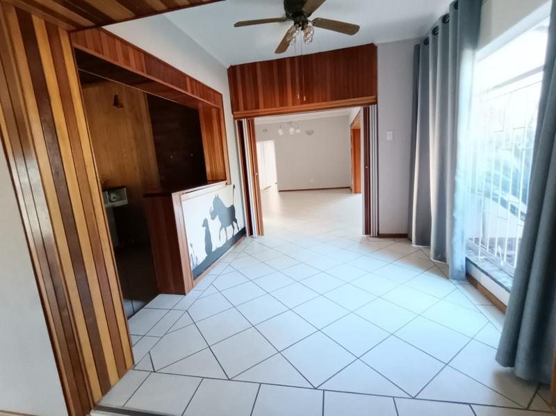 To Let 5 Bedroom Property for Rent in Elspark Gauteng