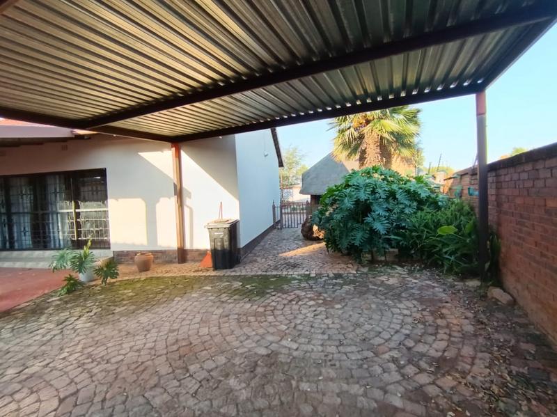 To Let 5 Bedroom Property for Rent in Elspark Gauteng
