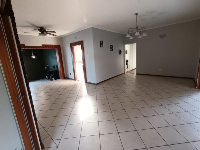 To Let 5 Bedroom Property for Rent in Elspark Gauteng