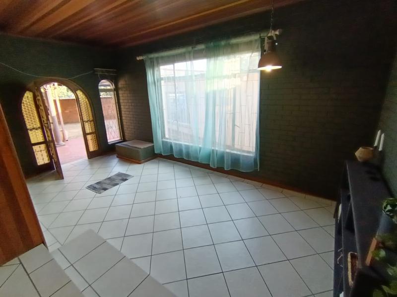 To Let 5 Bedroom Property for Rent in Elspark Gauteng