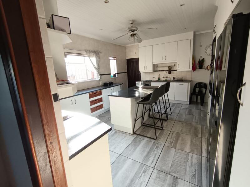 To Let 5 Bedroom Property for Rent in Elspark Gauteng