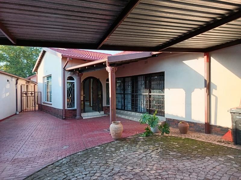 To Let 5 Bedroom Property for Rent in Elspark Gauteng