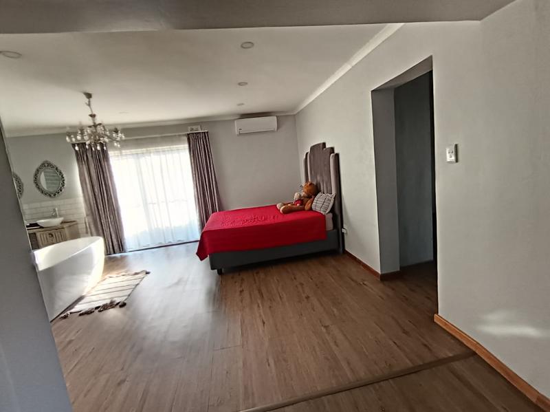 To Let 5 Bedroom Property for Rent in Elspark Gauteng