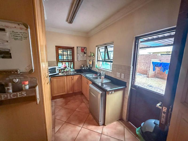 6 Bedroom Property for Sale in Midstream Estate Gauteng