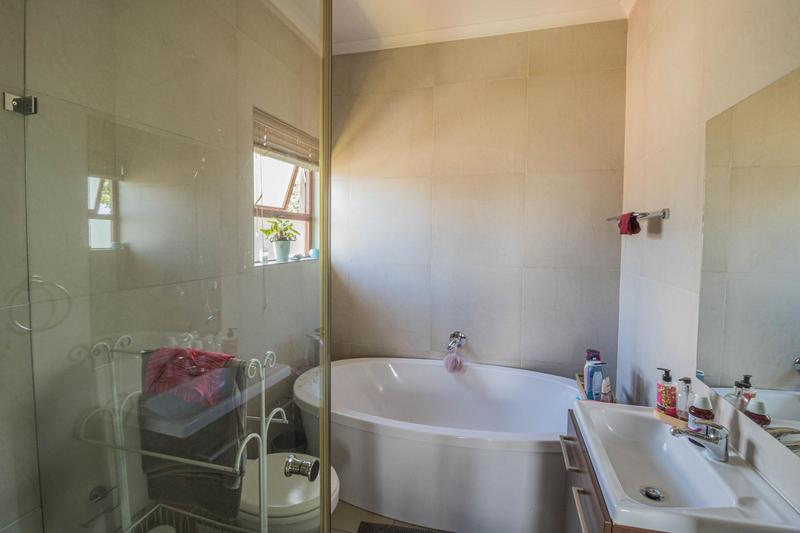 3 Bedroom Property for Sale in Candlewoods Country Estate Gauteng